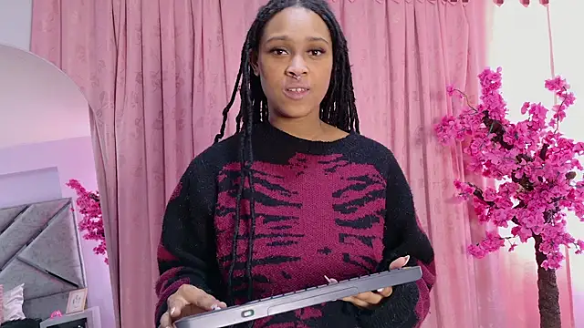 Snapshot of Elith_noa chatting on February 5, 2026, 7:43 pm Elith noa online show from February 5, 2026, 7:43 pm