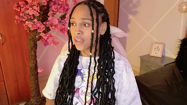 Elith noa online show from September 24, 2025, 7:42 pm