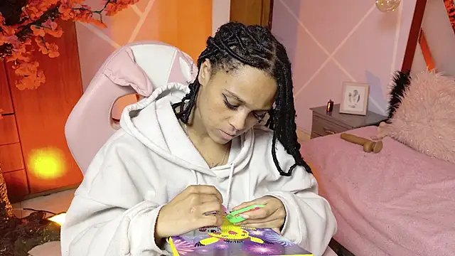 Elith noa online show from December 21, 2025, 7:43 am