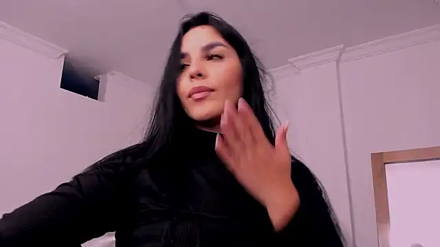  miaquevedo  online show from June 5, 2026, 4:13 pm
