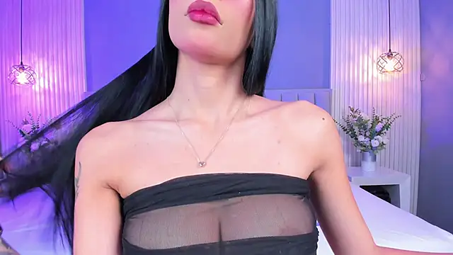 Snapshot of CaitlynCouper chatting on October 4, 2025, 10:55 pm CaitlynCouper online show from October 4, 2025, 10:55 pm