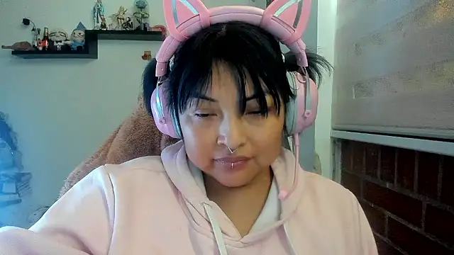 Shaddycute  online show from April 15, 2026, 7:58 pm