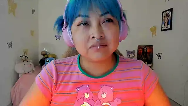 Shaddycute  online show from September 29, 2025, 3:06 pm