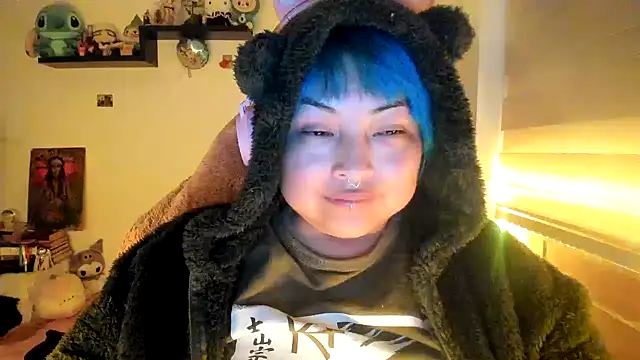 Shaddycute  online show from January 9, 2026, 1:01 am