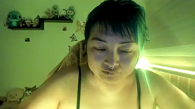 Shaddycute  online show from December 23, 2025, 1:16 am