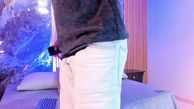 Troykhalil online show from October 14, 2025, 9:36 pm