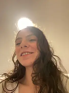 coquette15 online show from November 21, 2025, 9:36 pm