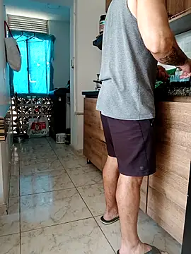 Snapshot of LEIRIS_Y_FRED_01 chatting on February 17, 2026, 4:04 pm LEIRIS Y FRED 01 online show from February 17, 2026, 4:04 pm