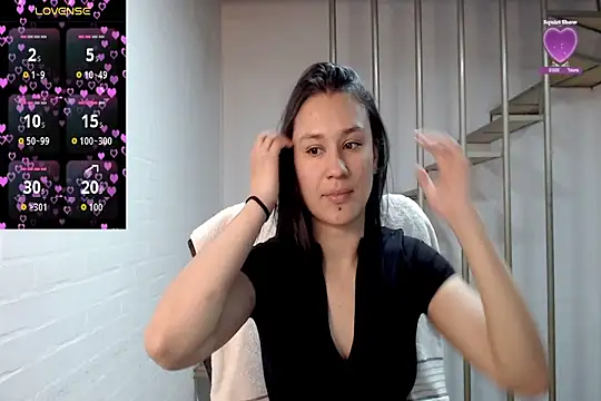 Jessie Desire online show from November 17, 2025, 1:53 am