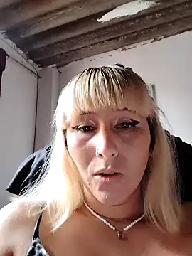 Snapshot of florecita9 chatting on February 22, 2025, 7:14 pm florecita9 online show from February 22, 2025, 7:14 pm