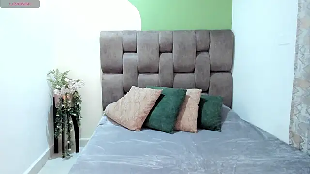  nina sweet online show from November 28, 2025, 12:05 pm