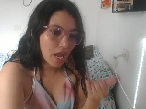 Snapshot of HannaKlein chatting on September 26, 2025, 6:15 pm HannaKlein online show from September 26, 2025, 6:15 pm