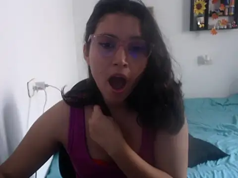 Snapshot of HannaKlein chatting on December 21, 2024, 3:09 pm HannaKlein online show from December 21, 2024, 3:09 pm