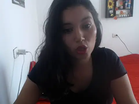 Snapshot of HannaKlein chatting on February 4, 2025, 7:22 pm HannaKlein online show from February 4, 2025, 7:22 pm