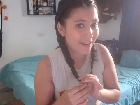 Snapshot of HannaKlein chatting on February 17, 2026, 1:19 pm HannaKlein online show from February 17, 2026, 1:19 pm