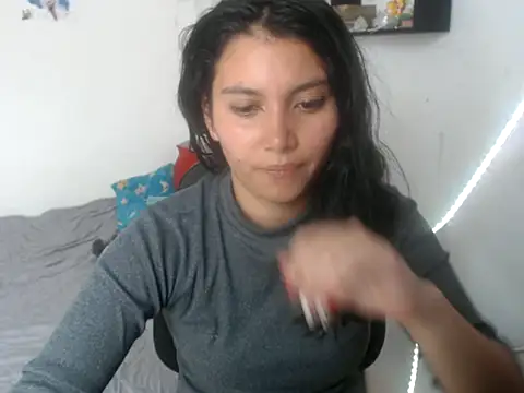 Snapshot of HannaKlein chatting on December 16, 2025, 7:07 pm HannaKlein online show from December 16, 2025, 7:07 pm