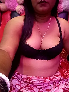 Snapshot of ella_mariya chatting on February 21, 2026, 10:06 am ella mariya online show from February 21, 2026, 10:06 am