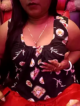 Snapshot of ella_mariya chatting on February 10, 2026, 6:18 pm ella mariya online show from February 10, 2026, 6:18 pm