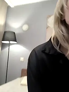 AvelinaLeoni online show from March 16, 2026, 6:50 am