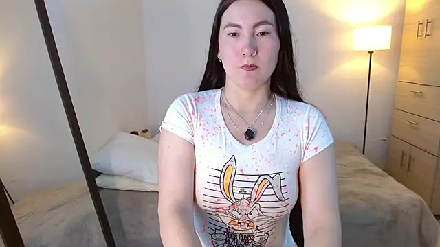 Elle Lee  online show from April 1, 2026, 2:02 am