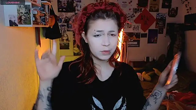 Alex Howell online show from December 2, 2025, 8:10 pm