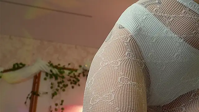 Snapshot of Devilina_V chatting on February 14, 2025, 5:36 pm Devilina V online show from February 14, 2025, 5:36 pm