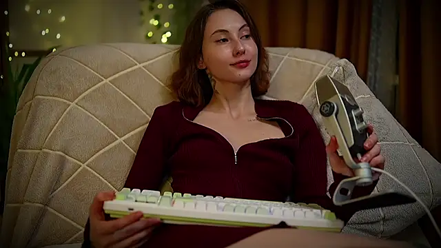 Snapshot of Devilina_V chatting on March 1, 2025, 8:32 pm Devilina V online show from March 1, 2025, 8:32 pm