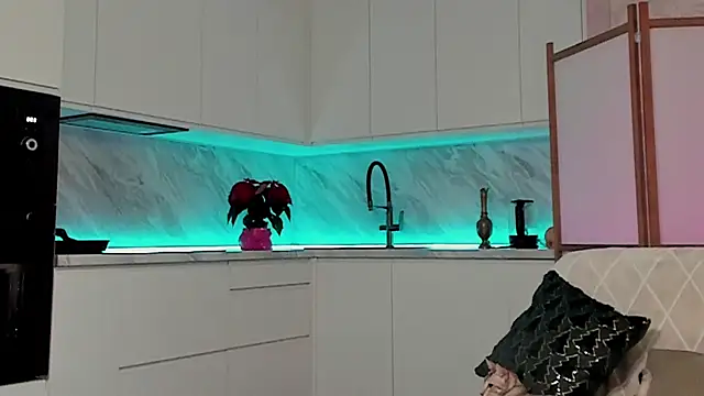 Snapshot of Devilina_V chatting on December 7, 2024, 9:55 am Devilina V online show from December 7, 2024, 9:55 am