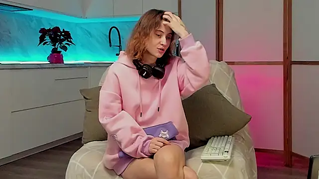 Snapshot of Devilina_V chatting on December 4, 2024, 9:45 am Devilina V online show from December 4, 2024, 9:45 am