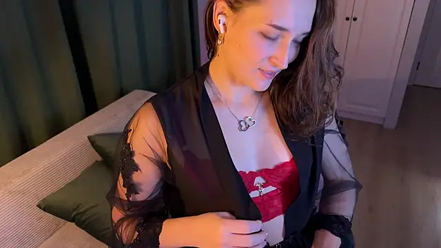 Pavlyna online show from December 1, 2025, 5:47 pm