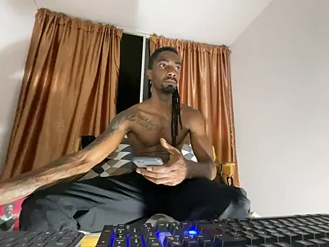 Malkon Big online show from December 21, 2025, 4:03 am