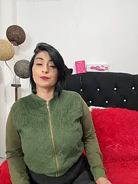 karenlennox1 online show from December 21, 2025, 12:35 am