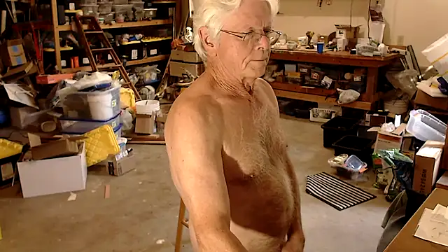 Snapshot of fun4john chatting on September 9, 2025, 9:24 pm fun4john online show from September 9, 2025, 9:24 pm