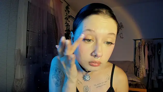 Jenny darling love online show from September 19, 2025, 6:12 pm