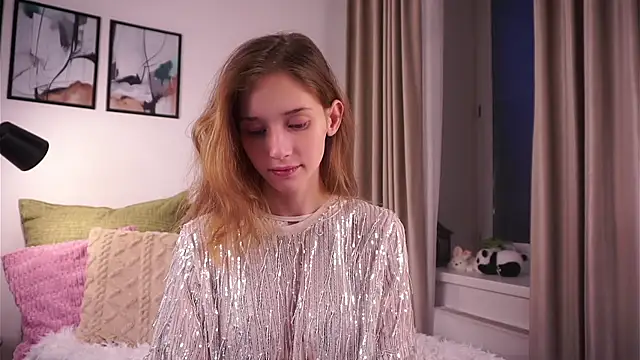 Snapshot of EdlinHargus chatting on November 19, 2025, 1:05 am EdlinHargus online show from November 19, 2025, 1:05 am