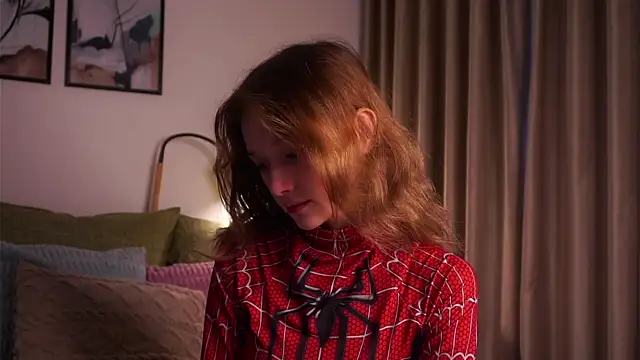 Snapshot of EdlinHargus chatting on November 2, 2025, 1:21 am EdlinHargus online show from November 2, 2025, 1:21 am