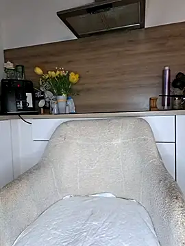 Xladycharme online show from April 7, 2026, 5:04 pm