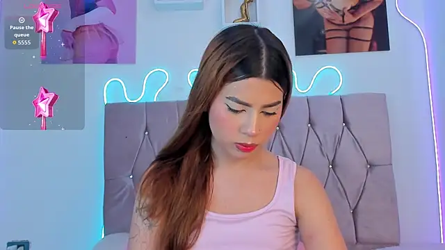 Ashley piinkk  online show from October 30, 2025, 2:14 pm