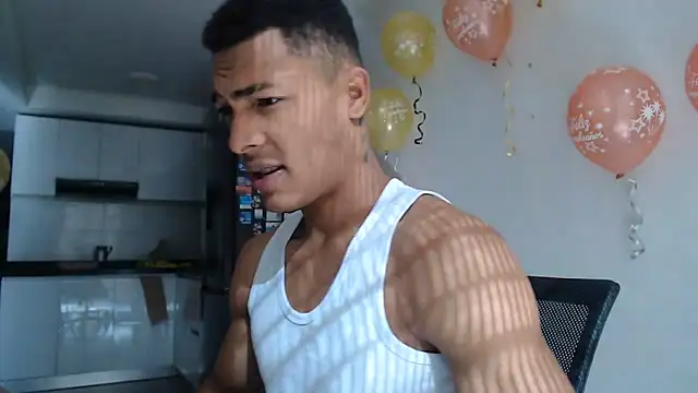 Jhonyblack 1 online show from May 24, 2026, 1:11 pm