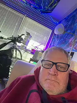 Snapshot of Mimmoromeo1973 chatting on February 6, 2026, 10:28 pm Mimmoromeo1973 online show from February 6, 2026, 10:28 pm