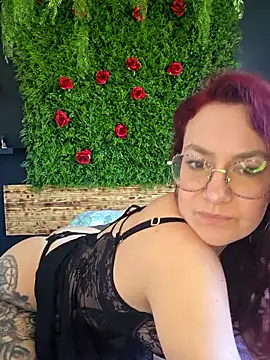 ladoucedu34 online show from April 15, 2026, 12:32 pm