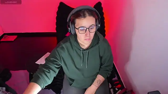 Snapshot of bonnie_moon_ chatting on February 6, 2026, 8:27 pm bonnie moon online show from February 6, 2026, 8:27 pm