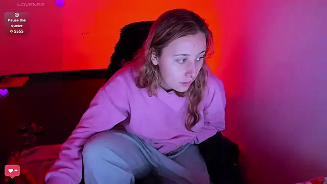 bonnie moon  online show from March 30, 2026, 4:30 pm