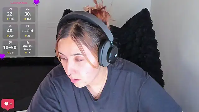 Snapshot of bonnie_moon_ chatting on February 12, 2026, 7:46 pm bonnie moon online show from February 12, 2026, 7:46 pm