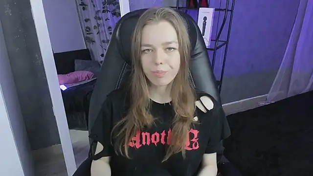 Tina Tayllor online show from November 14, 2025, 6:22 pm