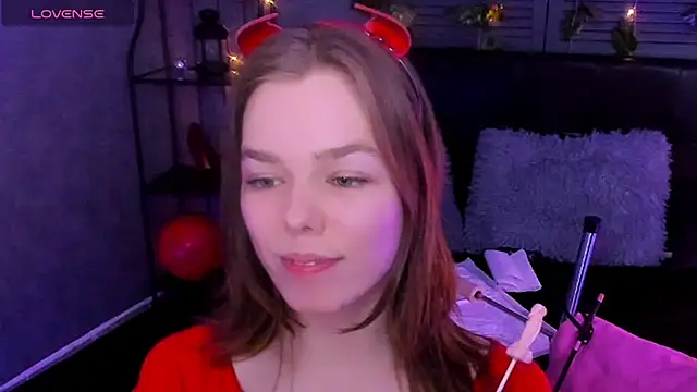 Tina Tayllor online show from March 9, 2025, 7:15 pm