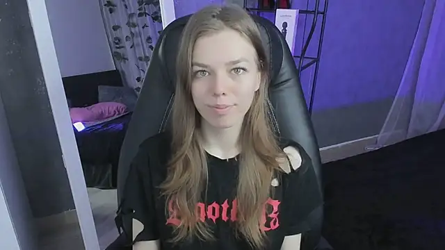 Tina Tayllor online show from November 13, 2025, 6:34 pm