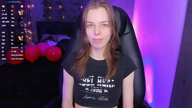 Tina Tayllor online show from February 26, 2025, 7:42 pm