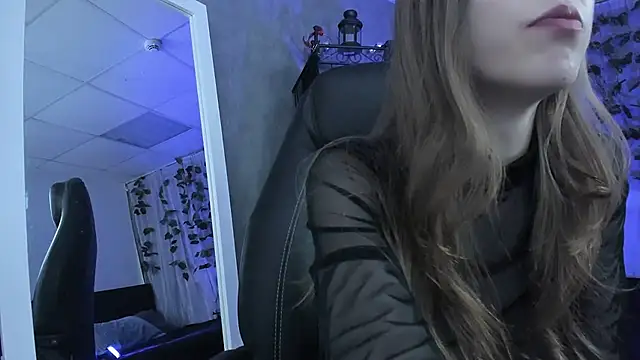 Tina Tayllor online show from October 6, 2025, 7:03 pm