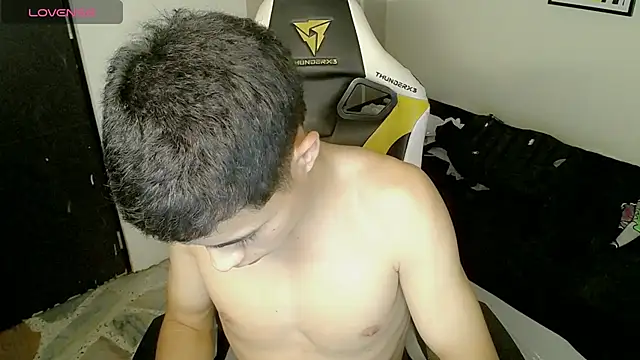 Snapshot of bby_santi chatting on October 3, 2025, 11:06 pm bby santi online show from October 3, 2025, 11:06 pm